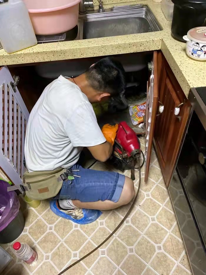 苏尼特左通下水道