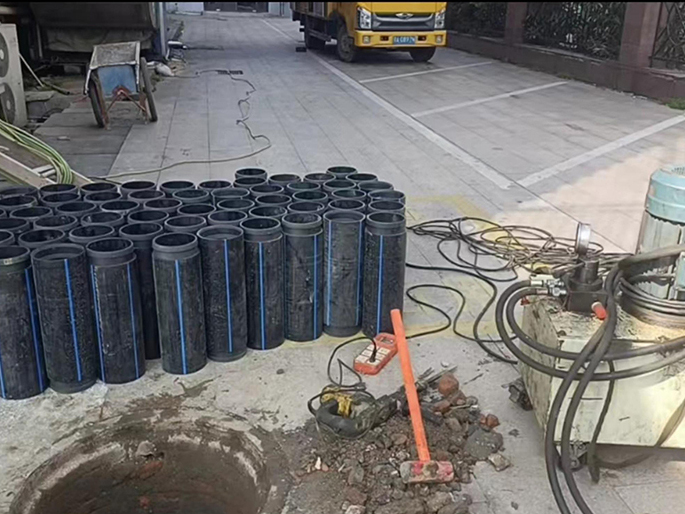 苏尼特左PE置换管厂家 DN315置换管 非开挖管短管置换